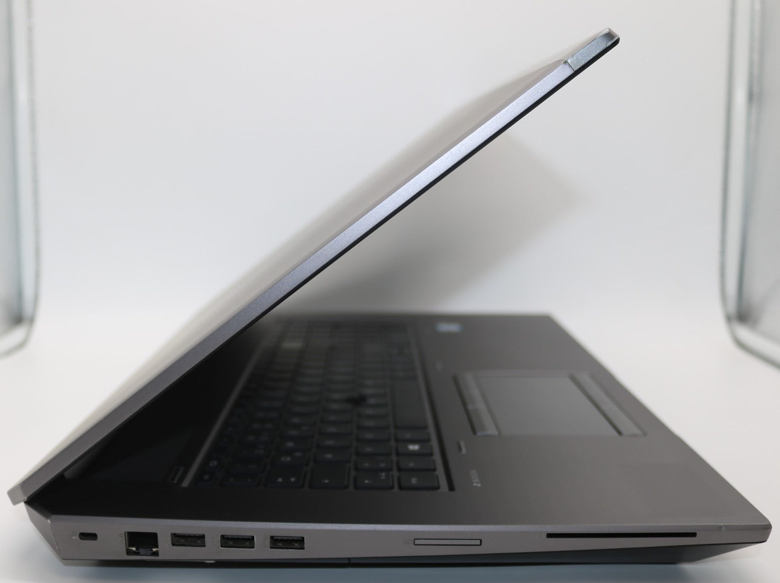 HP Zbook 17 G5 i7-8850H 32GB RAM 2x512GB SSD NVMe NVIDIA Quadro P1000 Win11