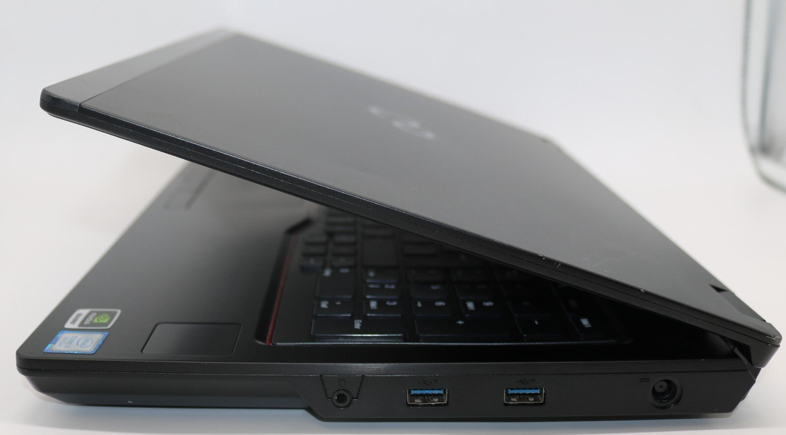 Fujitsu Celsius H780 i7-8750H CAD 6 Cores 32GB RAM 512GB SSD 15,6" FHD Kratzer