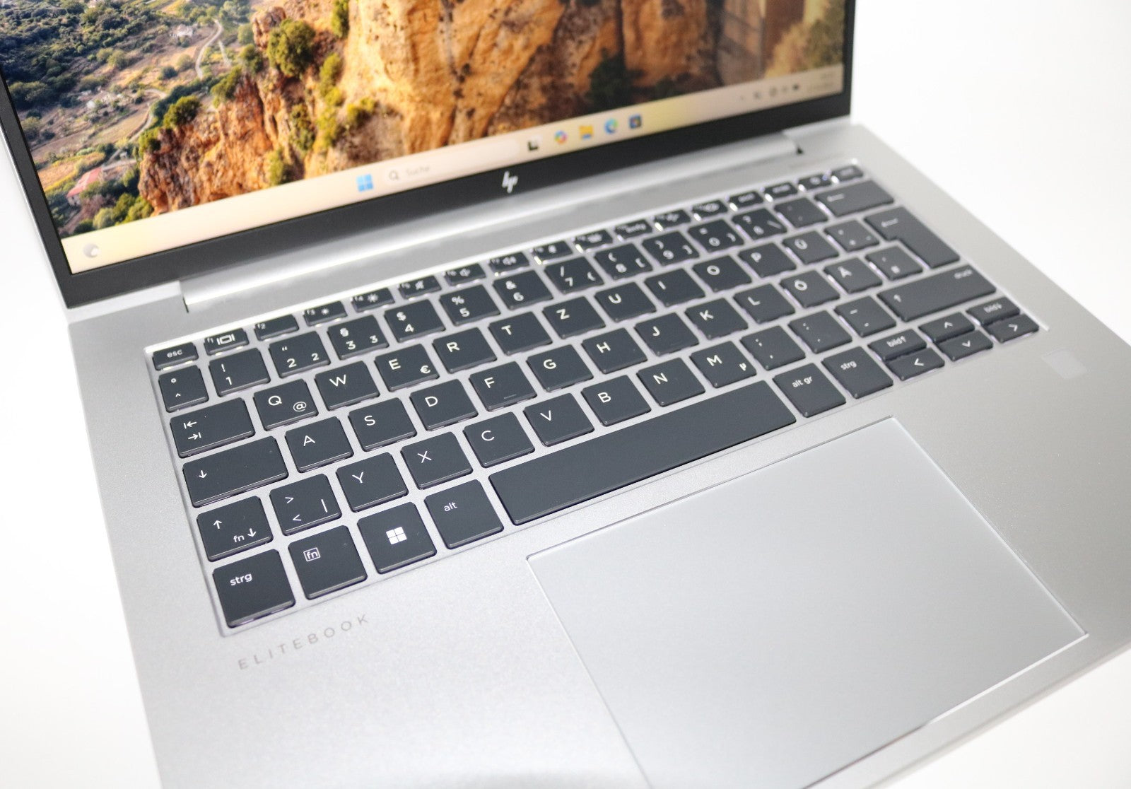 HP EliteBook 840 G10 – i5-1335U 32GB RAM 1TB SSD 14″ Full HD Windows 11 Pro