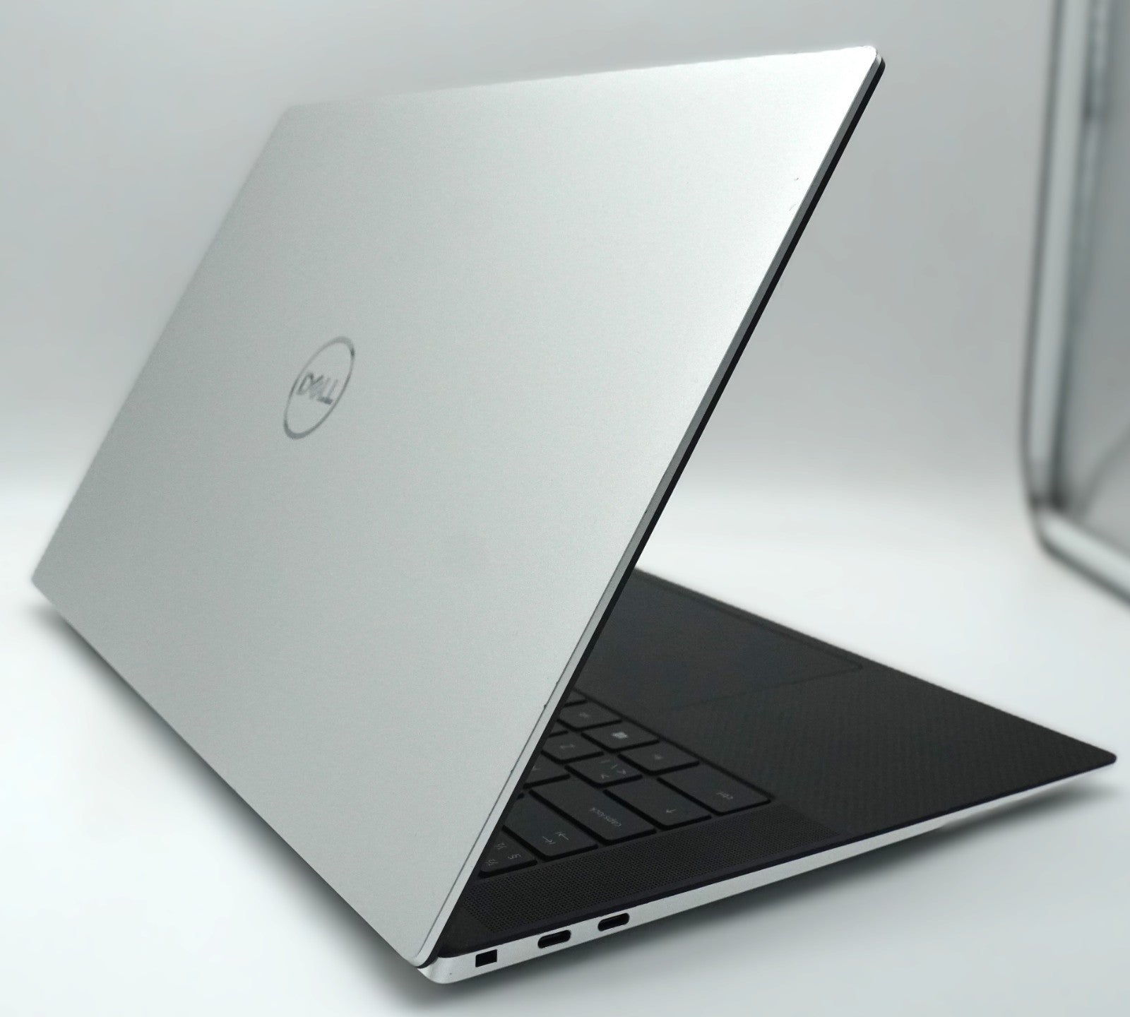 Dell XPS 15 9500 – Intel Core i7-10750H 32GB RAM 1TB SSD GTX 1650 Ti QWERTY