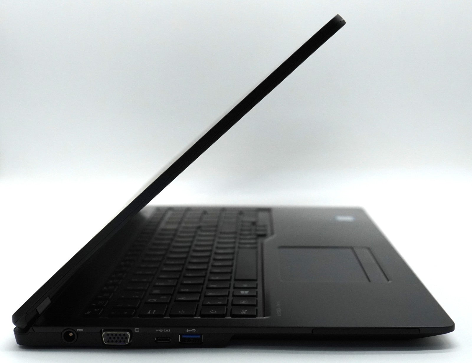 Fujitsu LIFEBOOK U757 i5-6300U 16GB RAM 256GB SSD NVMe 15,6 FullHD Intel HD 520
