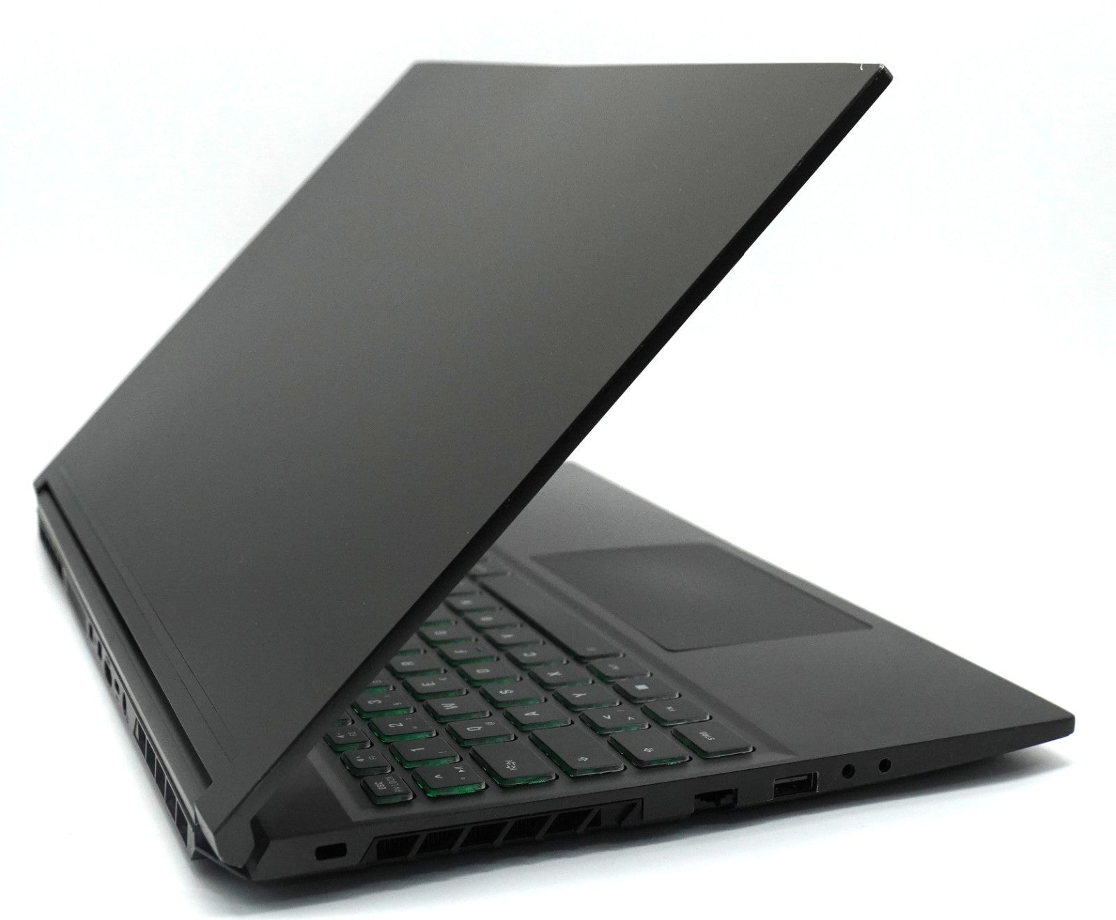 XMG Core 15 – i7-10750H | 32GB RAM | 1TB SSD | RTX 2060 | 15,6" FullHD Win11