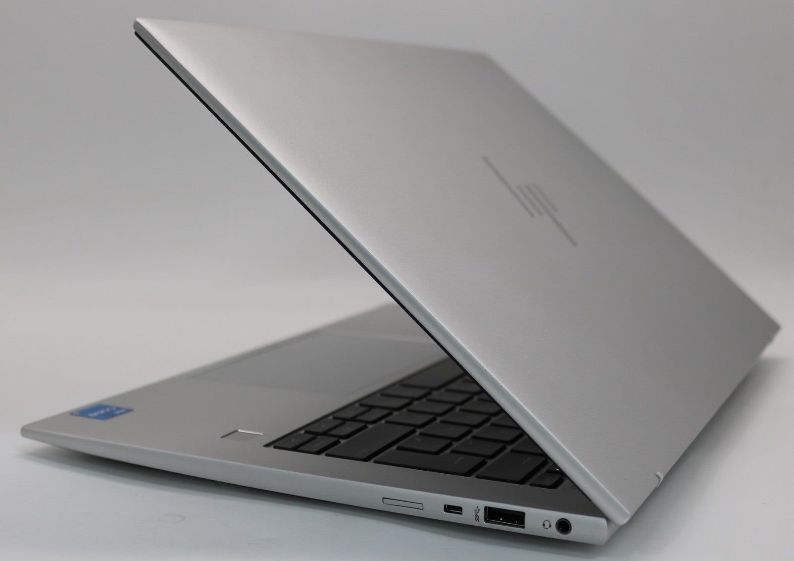 HP EliteBook 840 G10 – i5-1335U 32GB RAM 1TB SSD 14″ Full HD Windows 11 Pro