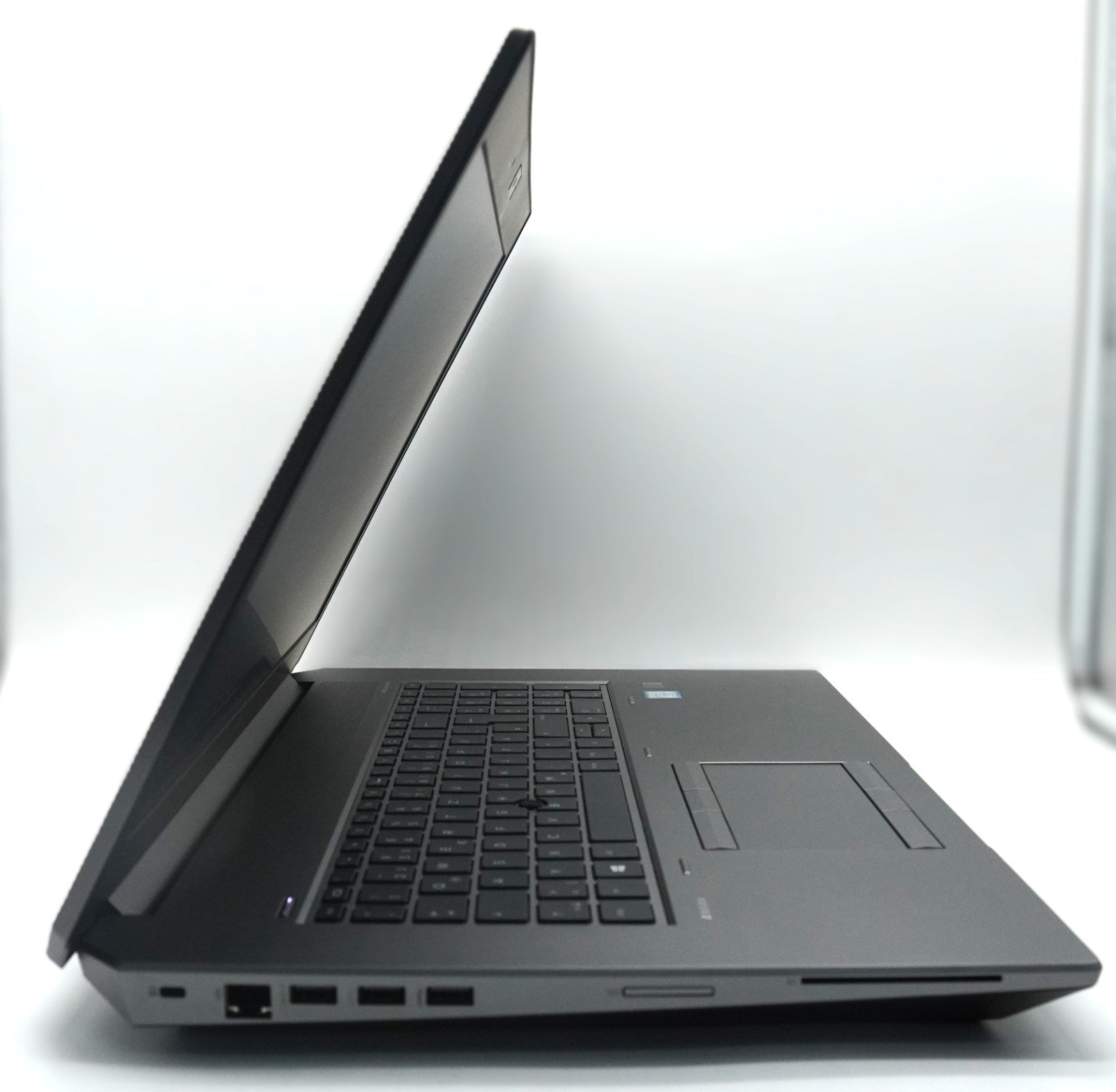 HP Zbook 17 G5 i7-8850H 32GB RAM 512GB SSD NVMe NVIDIA Quadro P3200 Win11