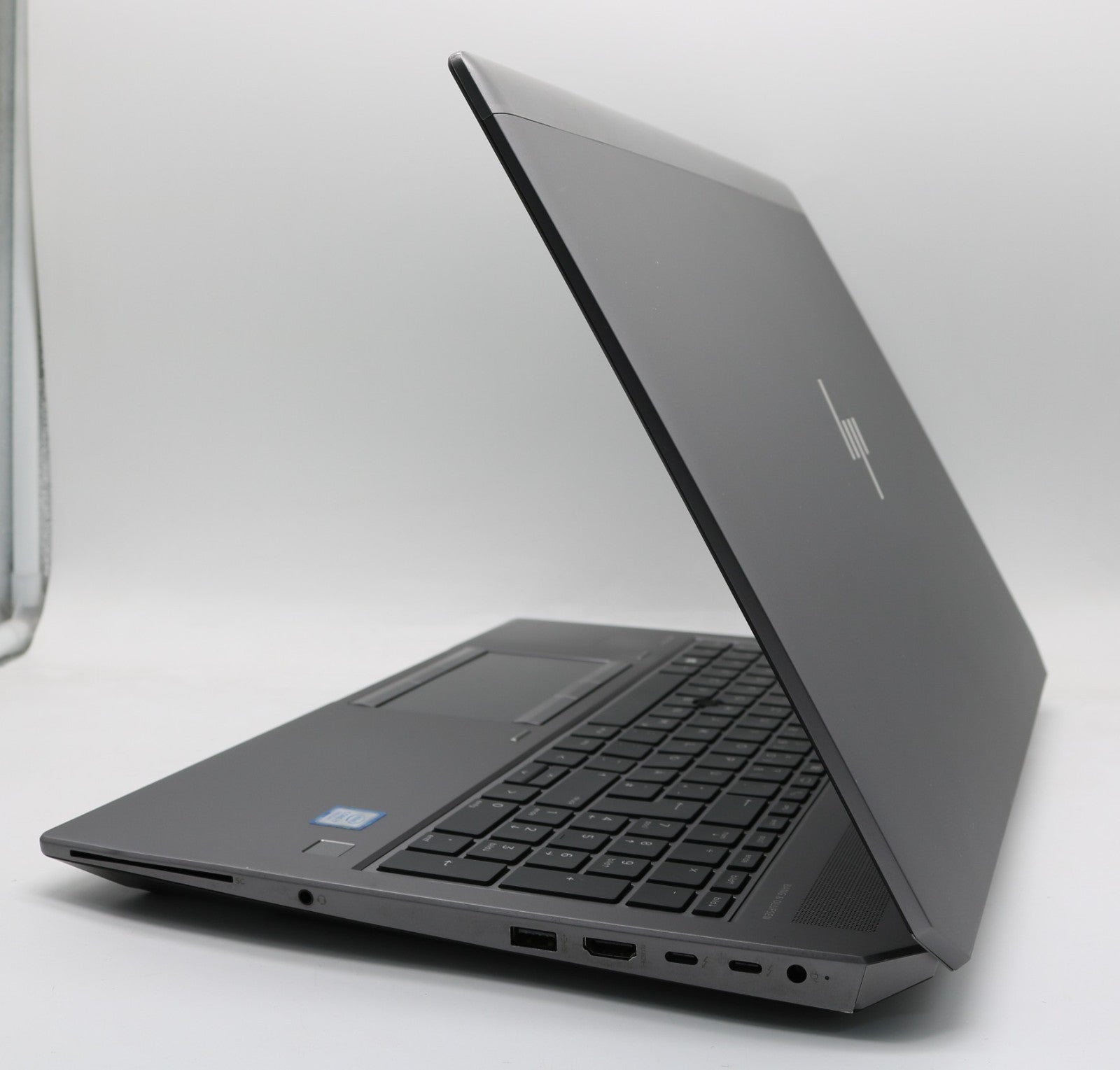 HP Zbook 15 G6 i7-9850H 32GB RAM 512G SSD NVMe NVIDIA Quadro T1000 FULL HD Win11