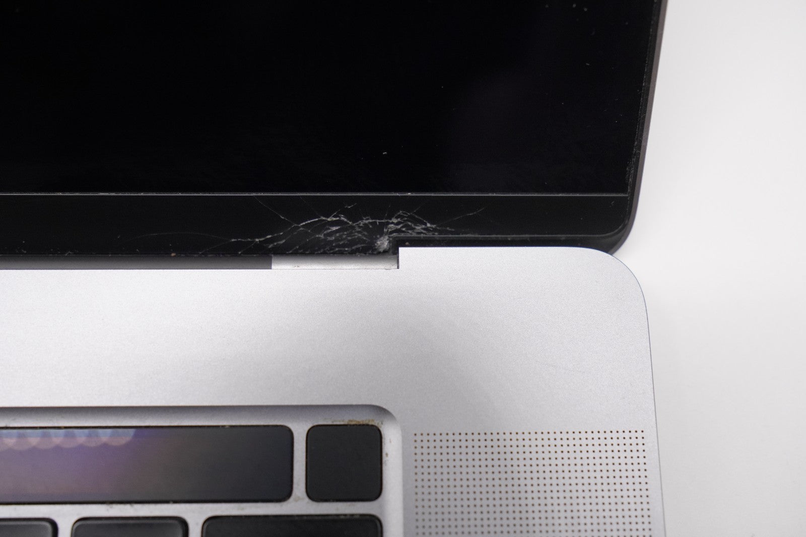 MacBook Pro 2019 16" i9-9th Gen 32GB RAM 512GB SSD AMD Radeon 5500M QWERTY #1200