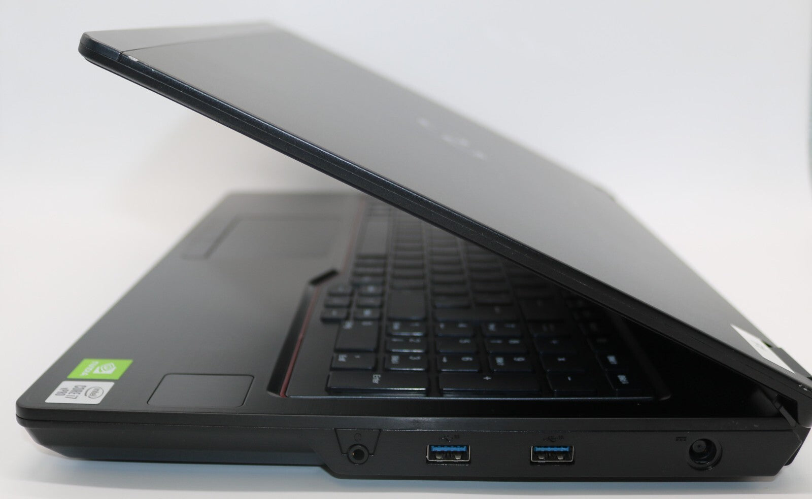 Fujitsu Celsius H7510 CAD i7-10850H 6Kerne 32GB RAM 512GB SSD T1000 Hervorragend