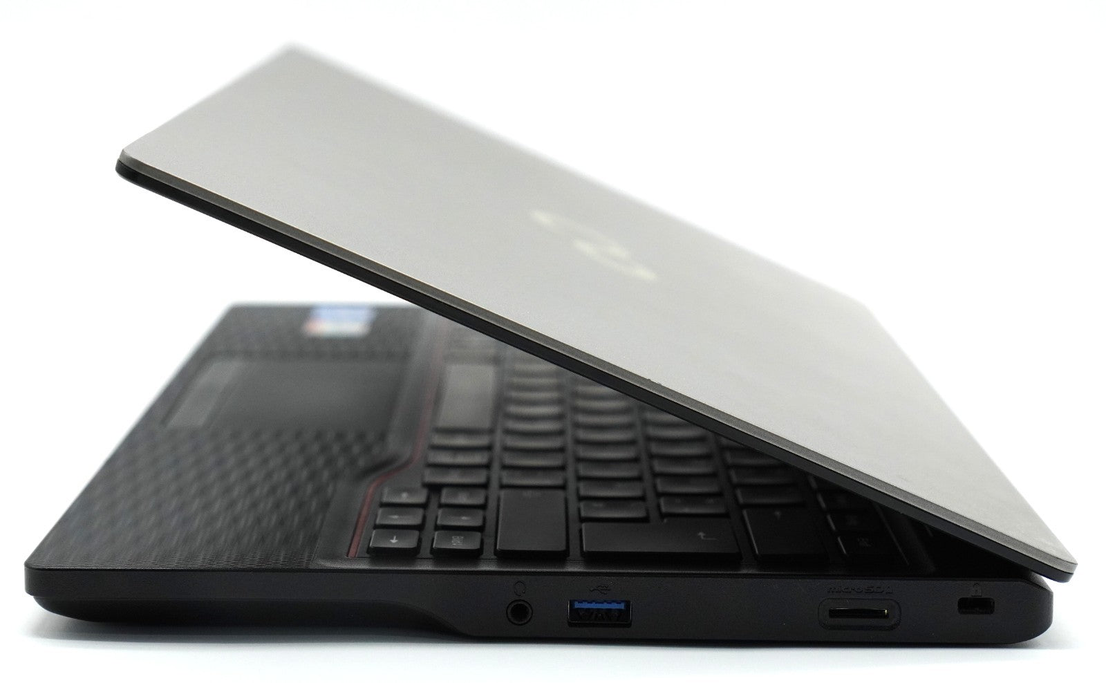 Fujitsu Lifebook E5412 i5-1235U 16 GB RAM 512 GB SSD 14″ Full HD Windows 11 Pro