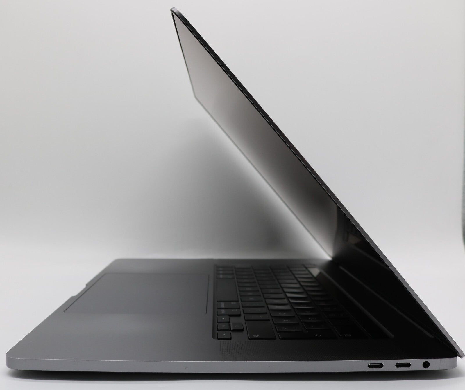 MacBook Pro 2019 16" i7-9th Gen 32GB RAM 512GB SSD AMD Radeon 5300  #770